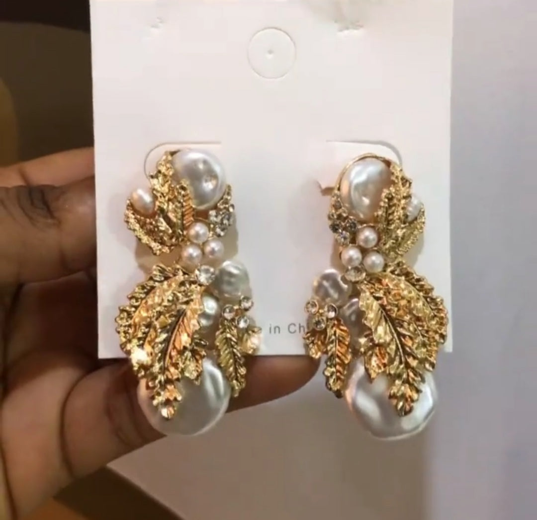 Makhoti Pearls Earrings